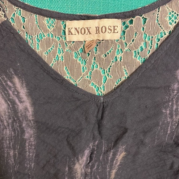Knox Rose Sleeveless Top - Picture 3 of 5